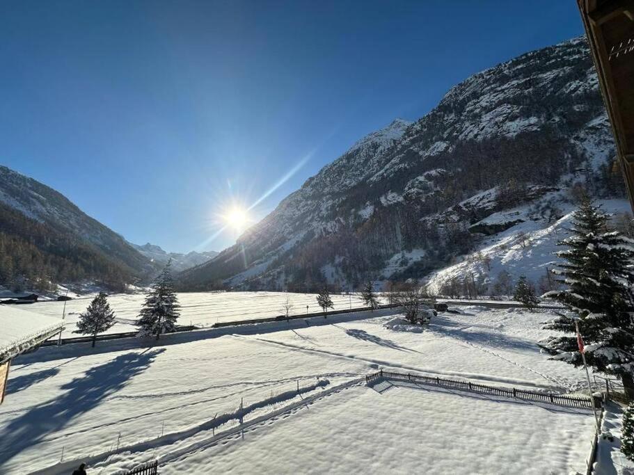 Panorama Apartment For 4 Near Zermatt Täsch Dış mekan fotoğraf